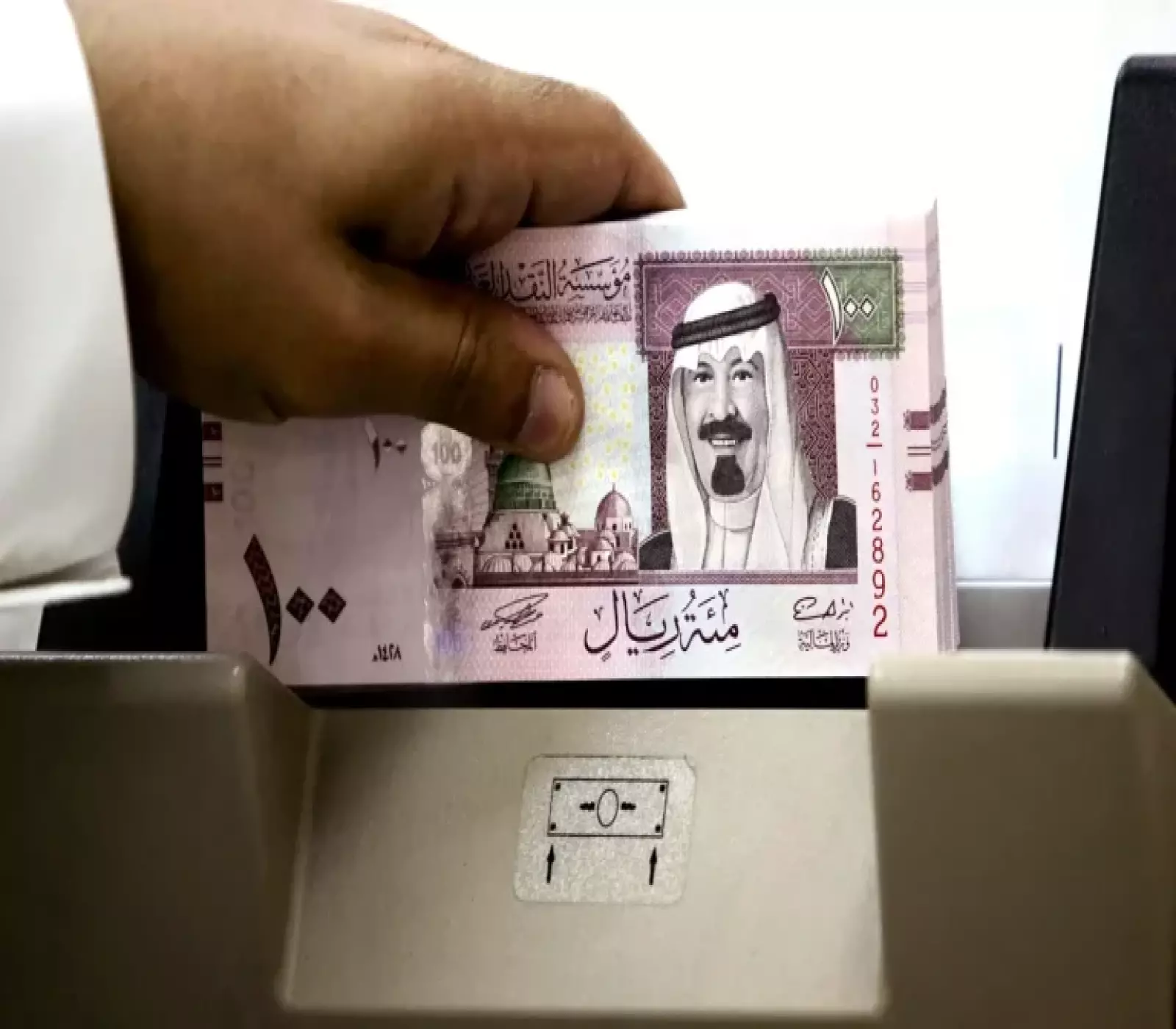 صرف 10400 ريال وأنباء عن عودة المساعدة المقطوعة لمستفيدي الضمان بأمر ملكي.. إليكم حقيقة القرار